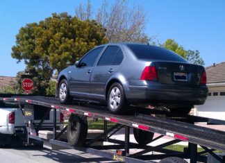 Kraftwagenzug kippte um