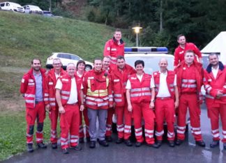 Gemeinschaftsübung im Kinderhotel Ramsi