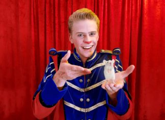 CIRCUS DIMITRI – Manege frei für Maus, Clowns und Akrobaten