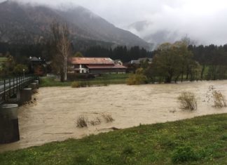 Gailbrücke in Treßdorf weggerissen