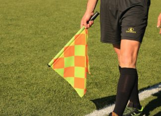 Becherwerfer und Skidieb vor Gericht