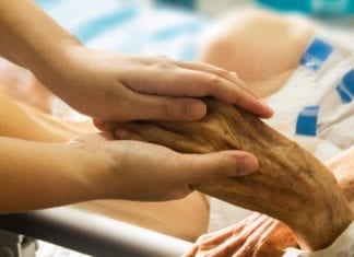 Würdevolle Begleitung am Lebensende: Neuer Hospizlehrgang des Roten Kreuzes startet im Februar 2025