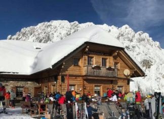 Garnitzenalm: Männer unter Dachlawine begraben