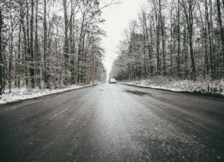 Starke Schnee – und Regefälle erhöhen Verkehrsbehinderungen und Aquaplaning