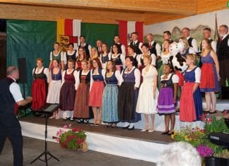 Amerikaner musizieren im Gitschtal