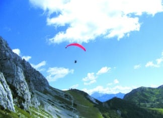 ,,Aufe aufn Berg und oba mitn Schirm“