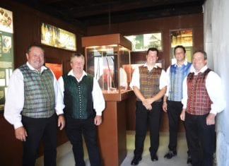 Saaker 5-Gsang lud zum Open air Konzert