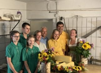 Käseanschnitt auf der Bischofalm