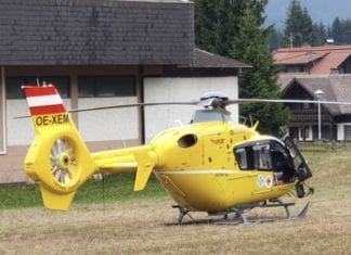 Tödlicher Unfall: Rollstuhlfahrer (85) stürzt sechs Meter die Böschung hinunter