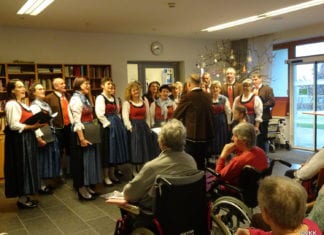 Vokalkreis Karnia bringt Weihnachtsstimmung in AVS Pflegeheim & LKH Hermagor
