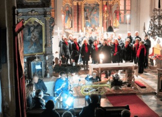 Der Vokalkreis Karnia beim Adventsingen in Rattendorf