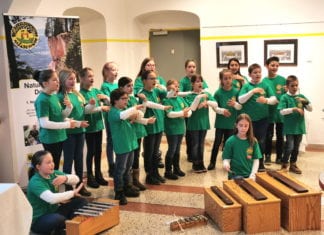 Zweisprachige Karawankenausstellung in der Naturpark Schule Dobratsch – Volksschule Arnoldstein