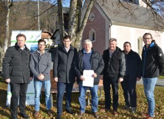 Dorfplatz und Alm-Panoramaplatz in Waidegg attraktiviert