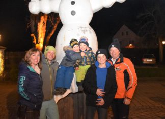 Beim Schloss-Hotel Lerchenhof feierte man das 53. Schneemannfest