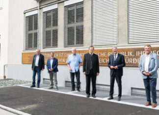 AK und ÖGB präsentieren Denkmal für Freiheit und Demokratie