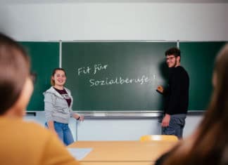 Ausbildungsstart für Sozialberufe: praxisnah und krisensicher