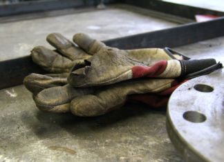 Schnittverletzung an der rechten Hand