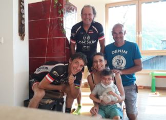 Sportler helfen dem kleinen Valentin