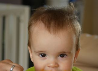 Babys erstes Löffelchen