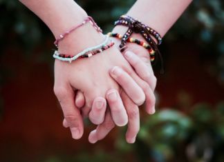 300 Euro Strafe wenn Infizierte mit Partner zusammenwohnen?