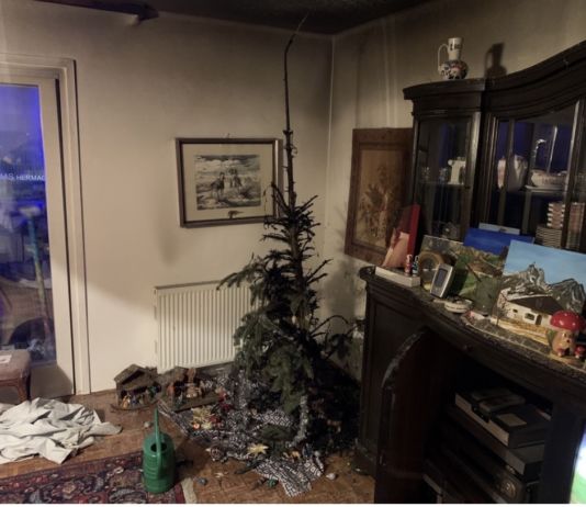 Christbaum durch „Sternspritzer“ in Brand
