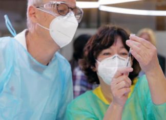 Corona-Impfungen: „Werden EU-Staaten über den Tisch gezogen?“