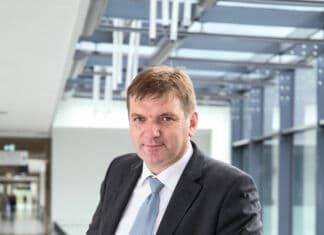 Am Dreh- und Angelpunkt von Mensch, Medizin und Pflege