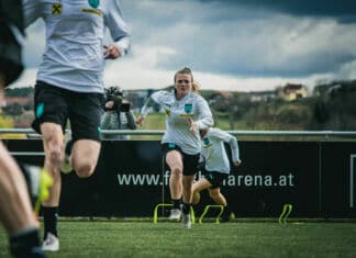Mädelspower am Fußballplatz
