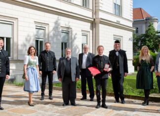 Großes Ehrenzeichen für besondere Verdienste an Michael Grafenauer verliehen