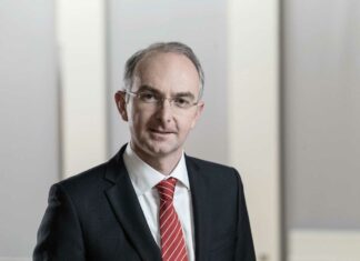 Univ.-Prof. Dr. Bernd Lamprecht übernimmt Lehrstuhl