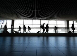 PCR-Testpflicht für Reise-Rückkehrer: 1.450-Euro-Strafe bei Verweigerung