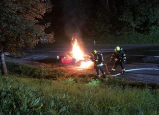 Fahrzeugbrand am Nassfeld– Wiener Urlauberfamilie konnte Feuer selbst löschen