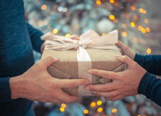 Kaufen, umtauschen oder zurückgeben: So wird man unpassende Weihnachtsgeschenke los
