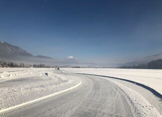 Der Pressegger See ist für Eisläufer freigegeben!