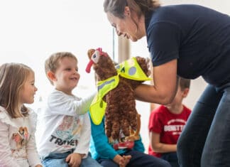 Aktion „Glühwürmchen“ bringt Sicherheit durch Sichtbarkeit