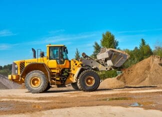 Arbeiter in Baggergrube gestürzt: Kollege leistete Erste Hilfe