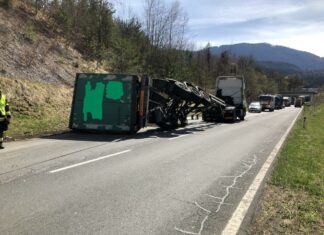 Nähere Details zum LKW – Unfall auf der B111