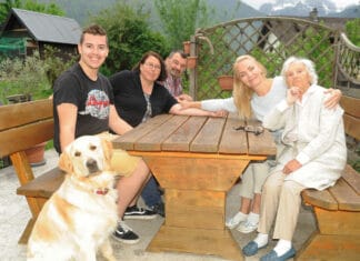 Zwei Leben in nur einem Koffer