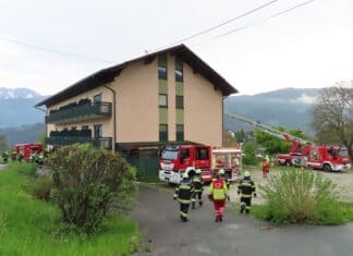 Realitätsnahe Übung in altem Hotel