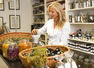 Unterwegs mit dem Kräuterspatz Christine Spazier