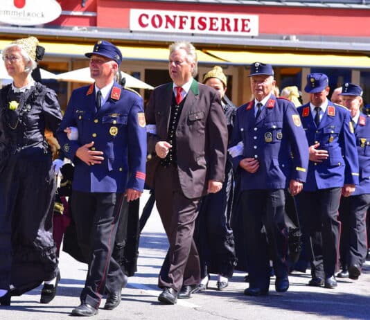 Hermagor in fröhlicher Kirchtagslaune