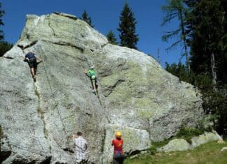 Am Nassfeld werden Kids zu „Senkrechtstartern“ am Felsen