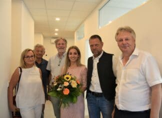 MDDr. Raphaela Koren lud zur Eröffnungsfeier der Zahnarztpraxis ein