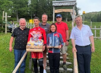 Knappes Rennen um gläserne Wulfenia bei 18. Nassfeld Rad Classic