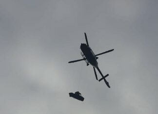 ARA Flugrettung: Windenbergung aus Bachbett