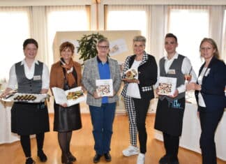 Buchprojekt-Vorstellung „200+2 Kekse“ an der HLW Hermagor