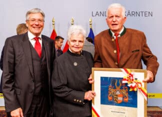 Tolle Auszeichnung: Kärntner Landeswappen an das Kinderhotel Ramsi verliehen