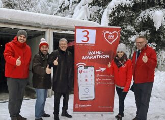 Peter Kaiser auf Hausbesuchstour in der Wulfeniastadt