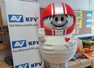 Kultfigur HELMI besuchte die Volksschule Kötschach-Mauthen