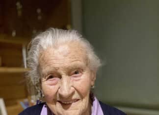 Sie ist über 100 Jahre alt